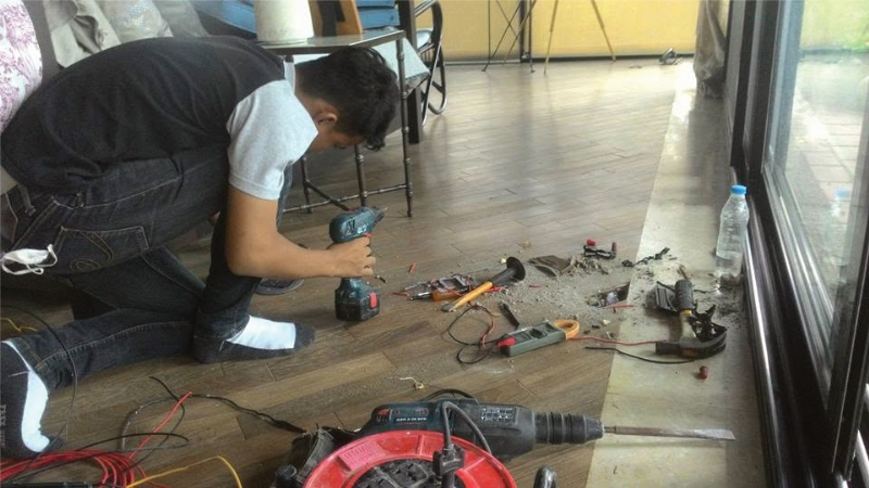 ทีมช่างไฟฟ้ากับภารกิจตรวจสอบและแก้ไขปัญหาระบบไฟฟ้าที่ท้าทาย