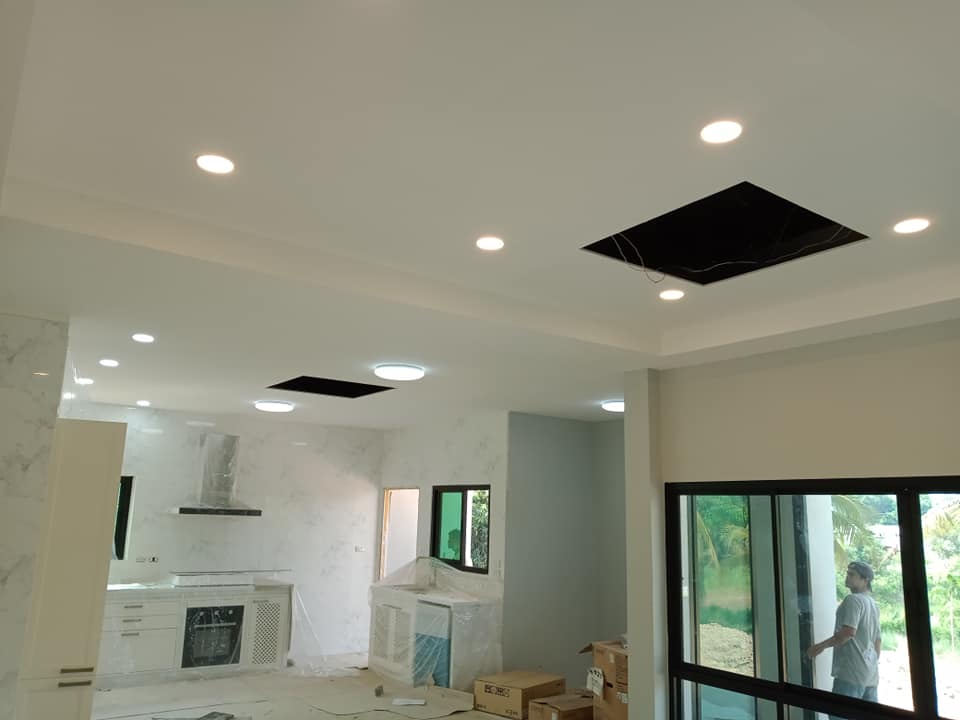 ตัวอย่างงานติดตั้ง โคมไฟดาวน์ไลท์ฝังฝ้า LED ติดเพดาน ทรงกลม พาเนลไลท์ LED ขนาด 6 - 24W แสงขาว แสงเหลือง